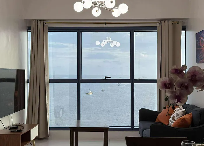 Aparthotel 2br Grand Riviera By Mrsayla Manila