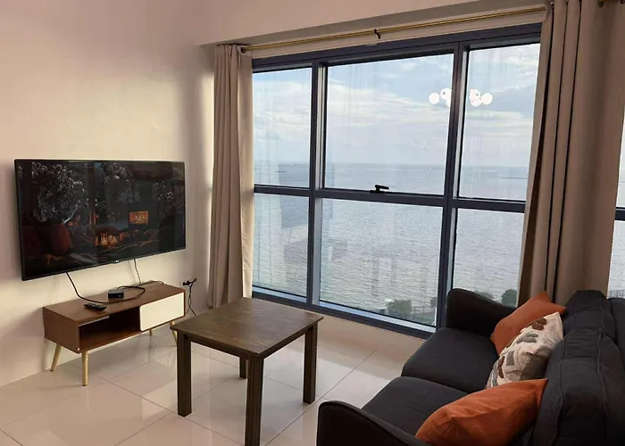 Aparthotel 2br Grand Riviera By Mrsayla Manila