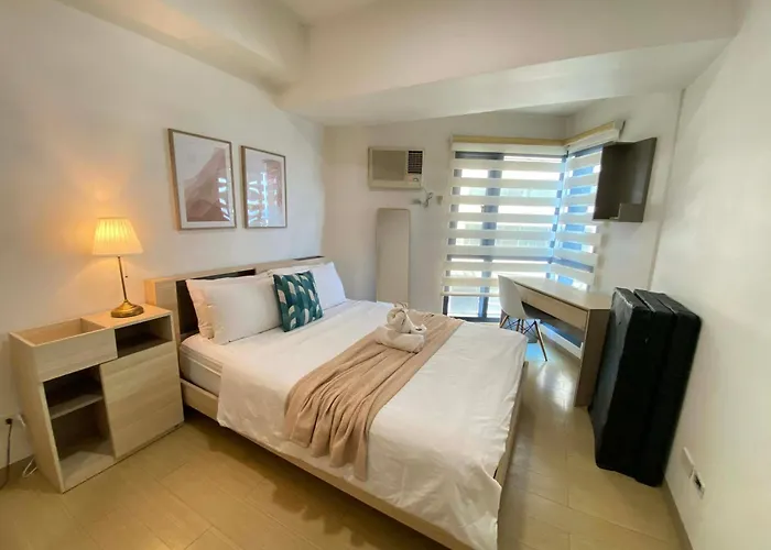 2br Grand Riviera By Mrsayla Manila