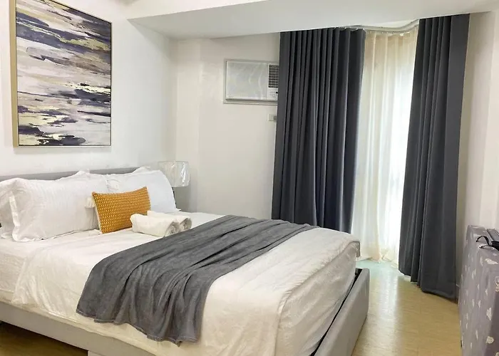 Aparthotel 2br Grand Riviera By Mrsayla Manila